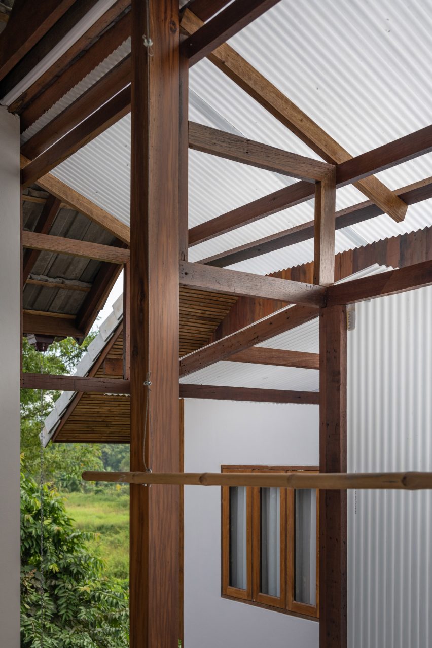 Khiankai Home and Studio is a home and music studio in Thailand by Sher Maker