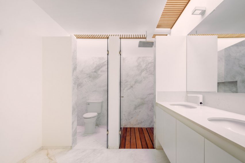 La Piedad house by Cotaparedes Arquitectos