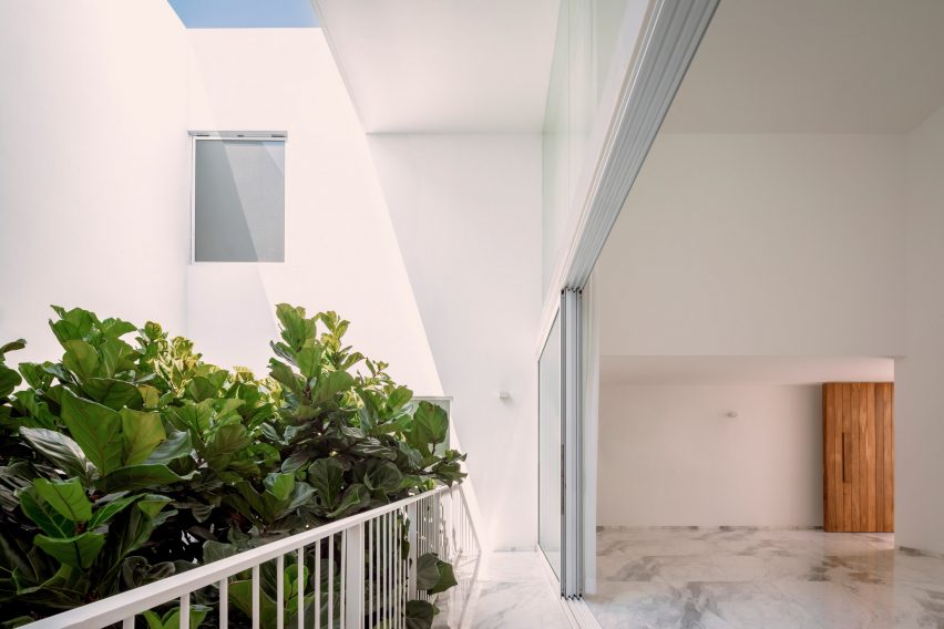 La Piedad house by Cotaparedes Arquitectos