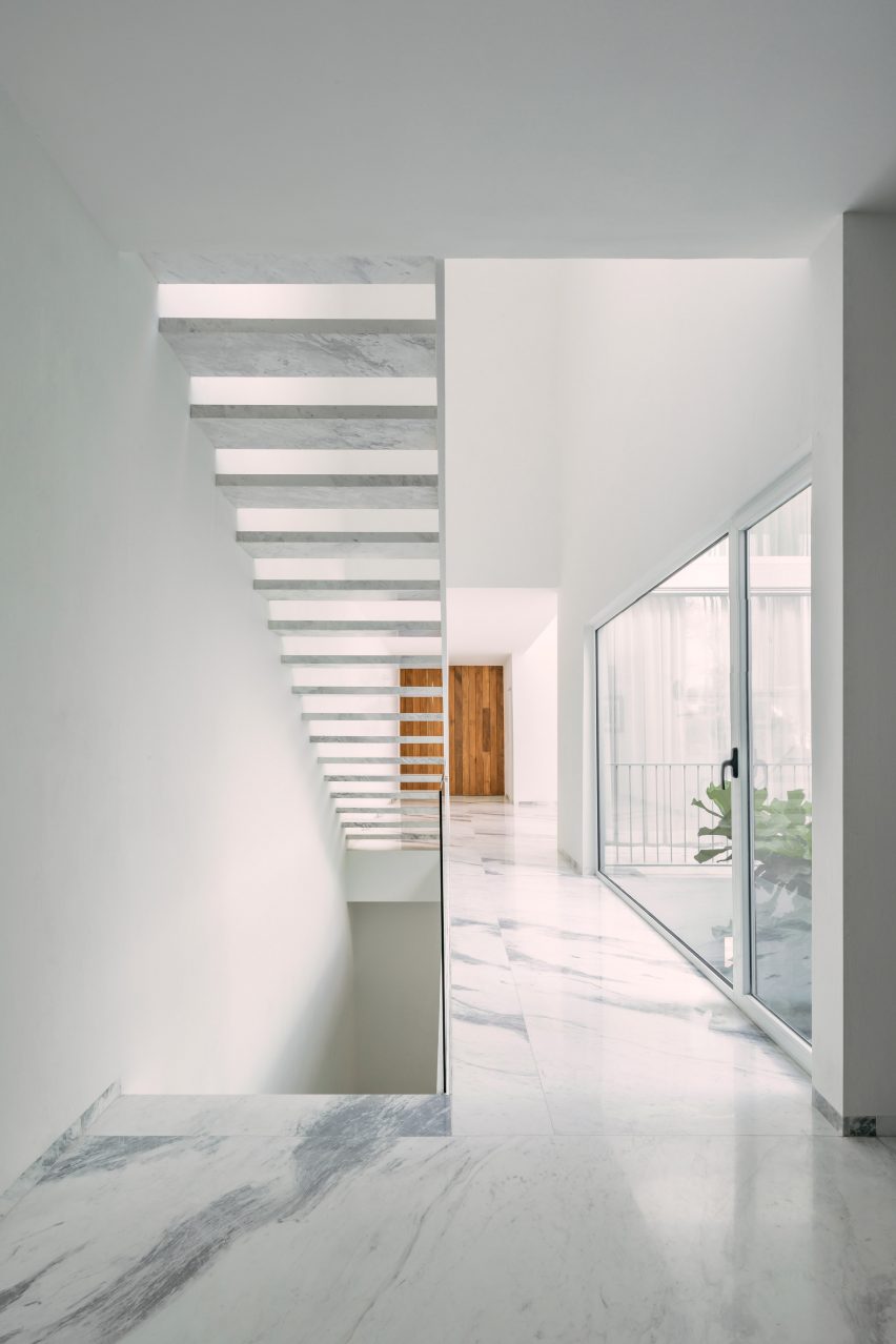 La Piedad house by Cotaparedes Arquitectos