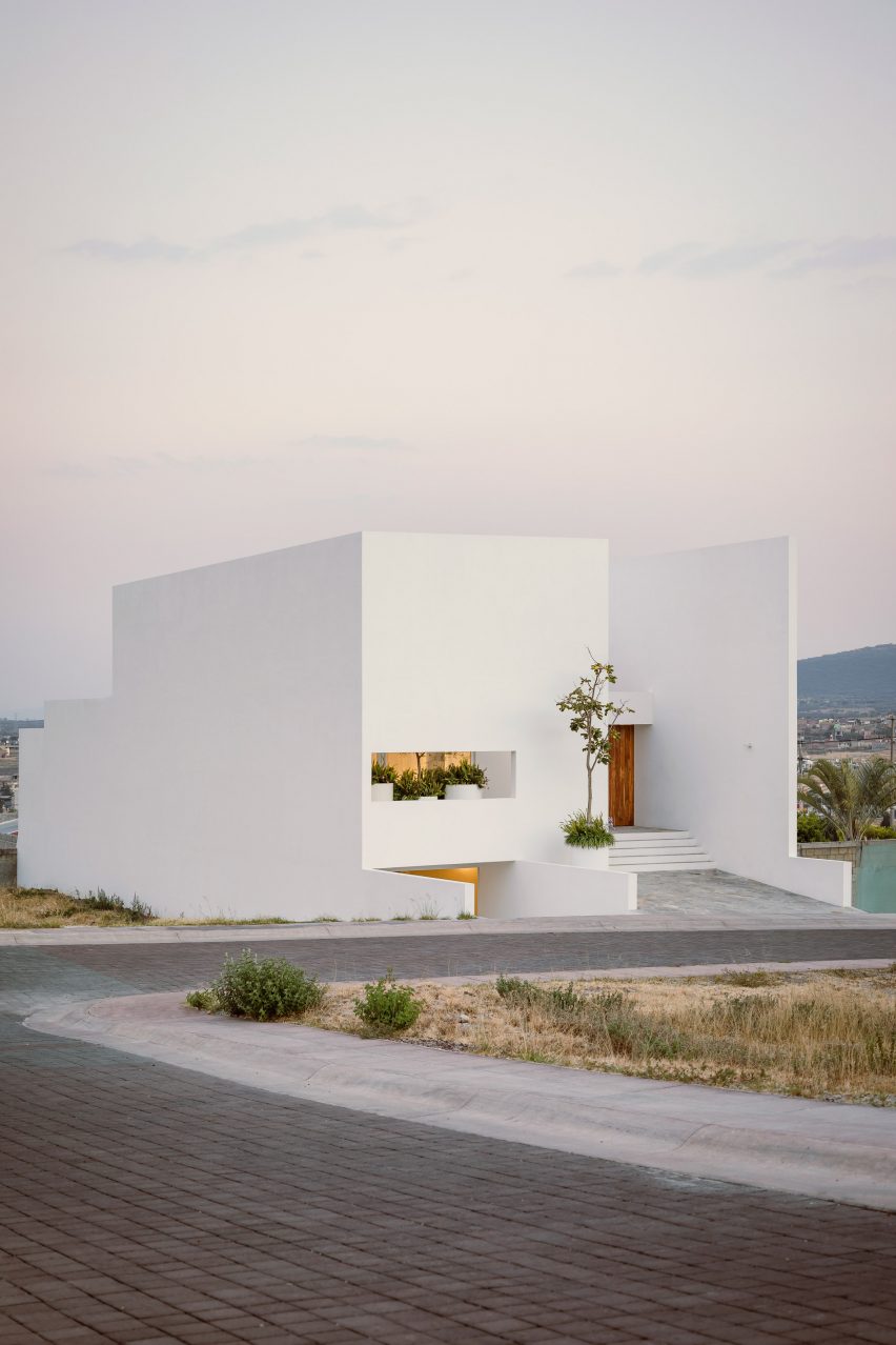 La Piedad house by Cotaparedes Arquitectos