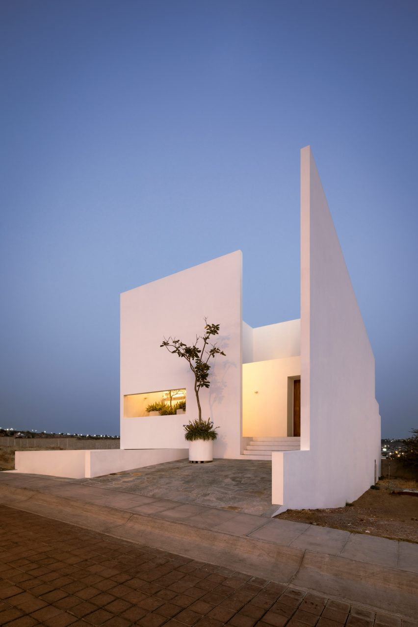 La Piedad house by Cotaparedes Arquitectos