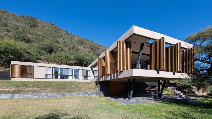 Córdoba House by Barrionuevo Villanueva Arquitectos