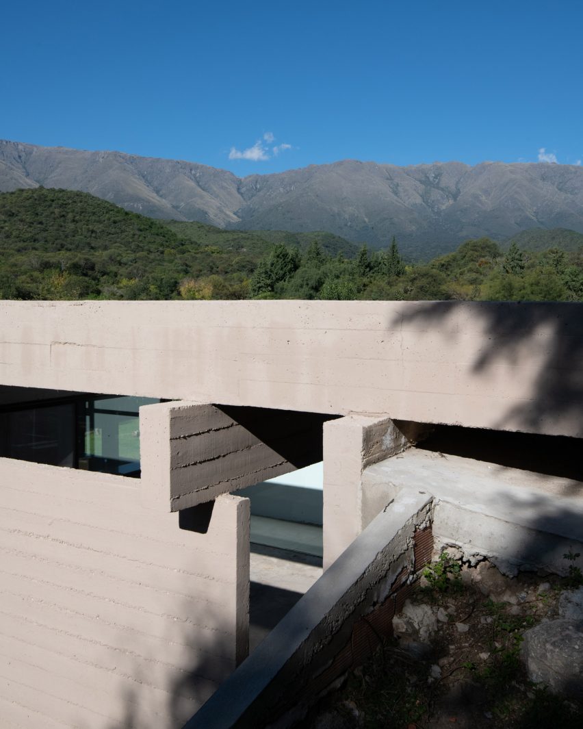 Córdoba House by Barrionuevo Villanueva Arquitectos
