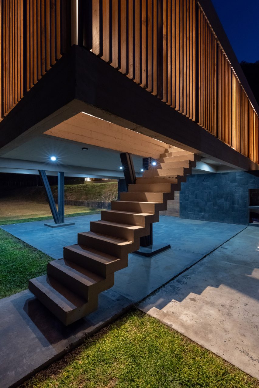 Córdoba House by Barrionuevo Villanueva Arquitectos