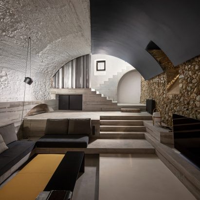 Sunken living area at Cruilles 2