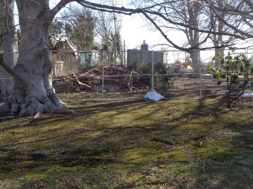 Demolition of Marcel Breuer's Geller I house in Long Island