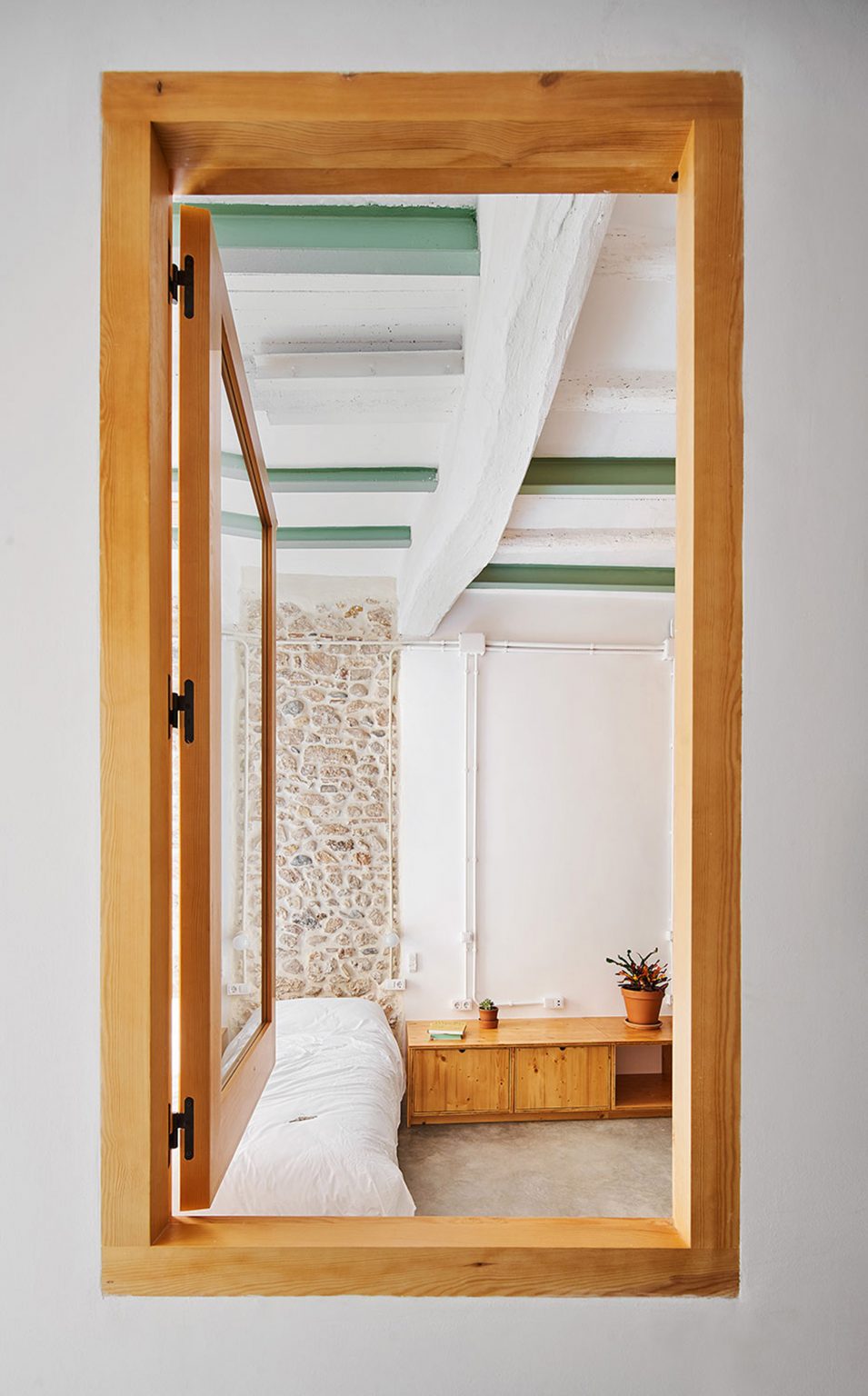Mediona 13 interiors by Nua Arquitectures
