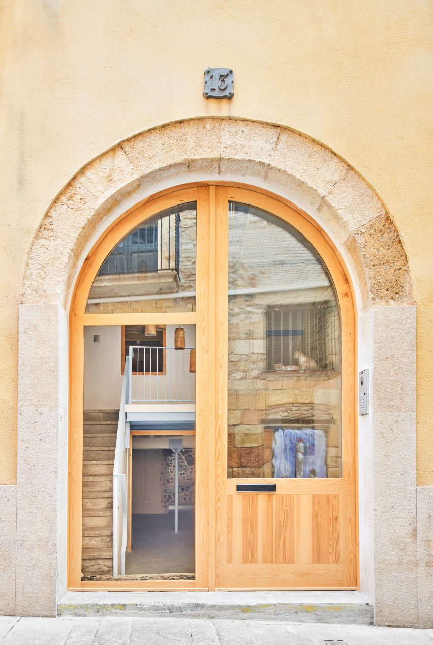 Entrance to Mediona 13