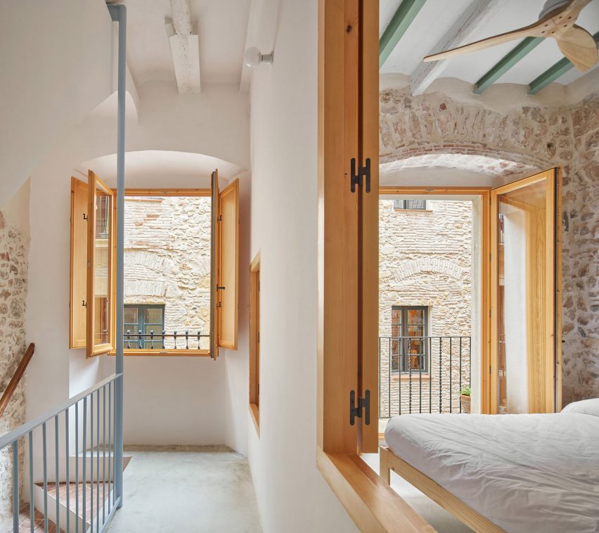Mediona 13 interiors by Nua Arquitectures