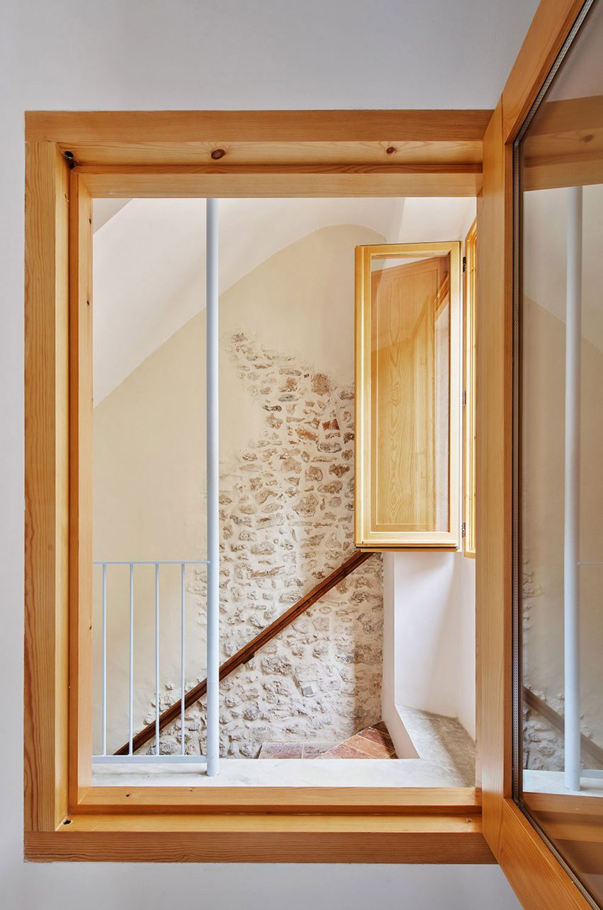Mediona 13 interiors by Nua Arquitectures