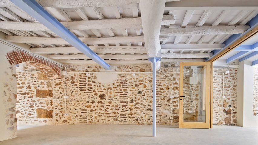 Old Spanish house renovation by Nua Arquitectures