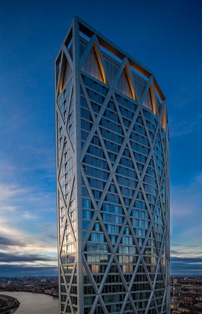 Skyscraper with exoskeleton