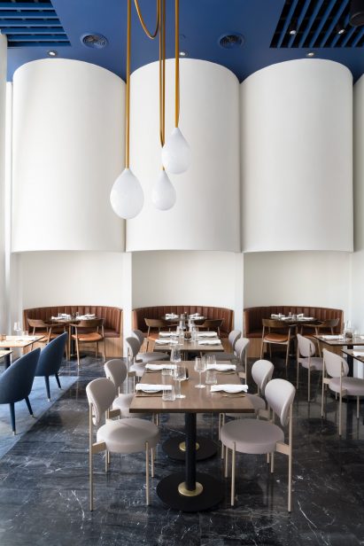 Drop-shaped, glass fixtures