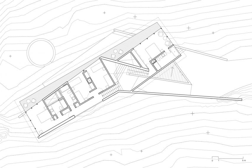PR House by Triangular floor plan