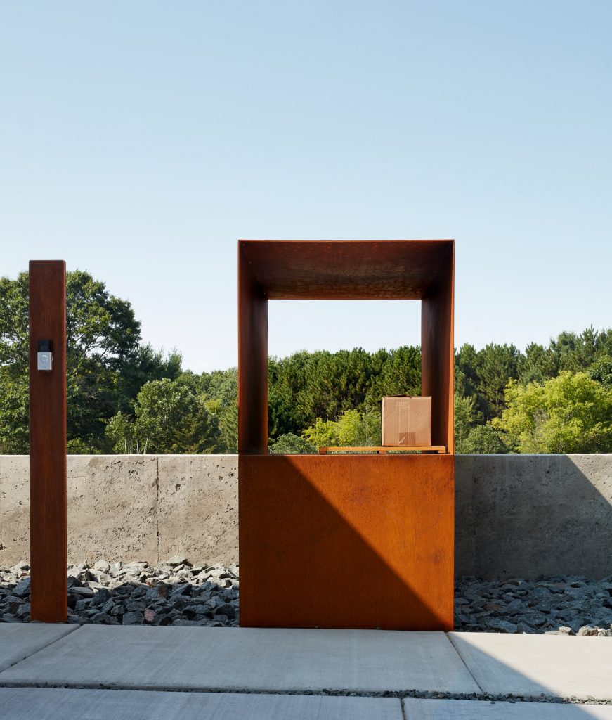 Fifty-Acre Wood is a home in Minnesota that was designed by Salmela Architect