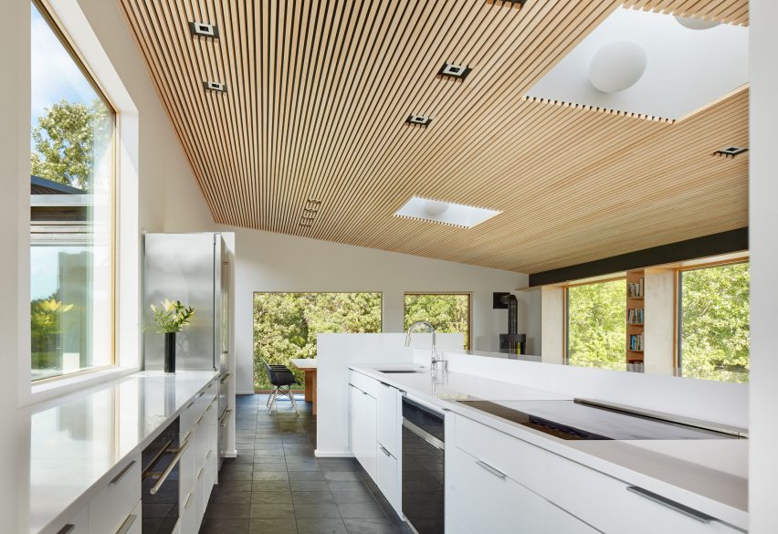 Fifty-Acre Wood is a home in Minnesota that was designed by Salmela Architect