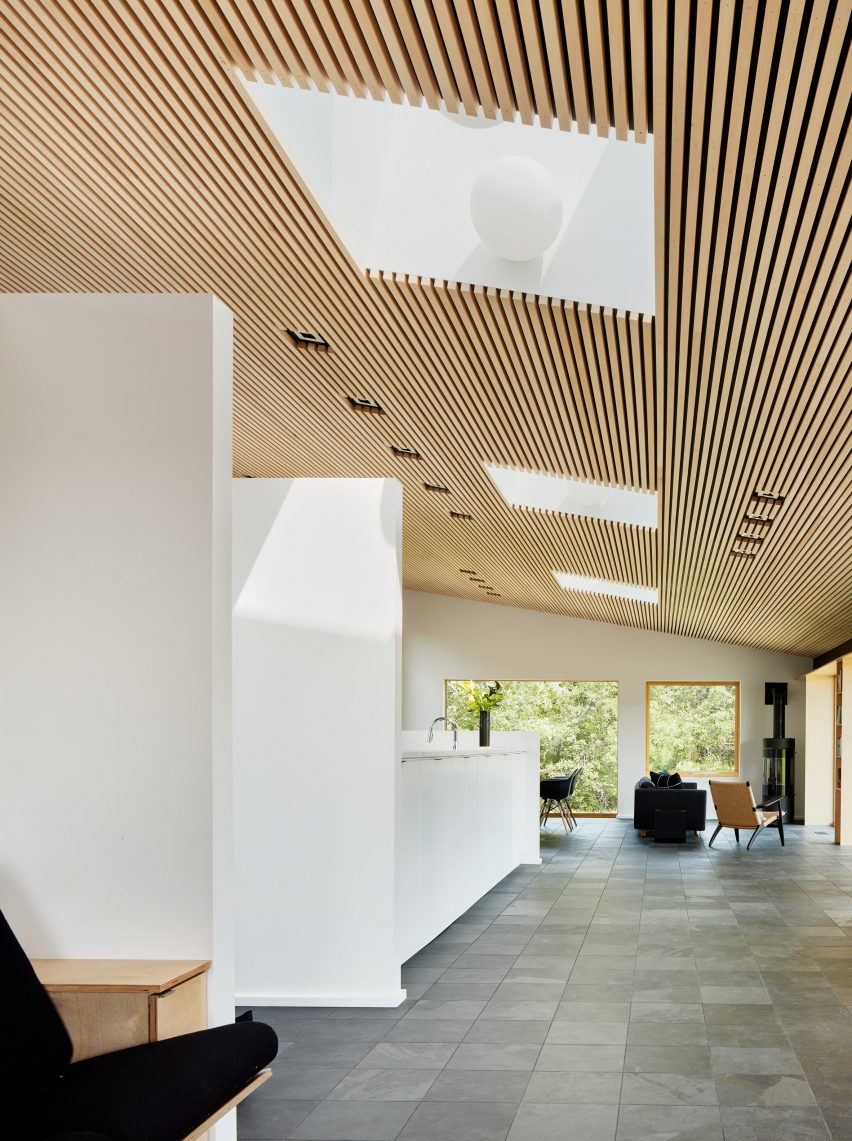 Fifty-Acre Wood is a home in Minnesota that was designed by Salmela Architect