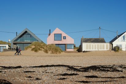 Front of Seabreeze house by RX Architects