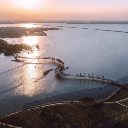 A snaking Shanghai bridge features in today’s Dezeen Weekly newsletter