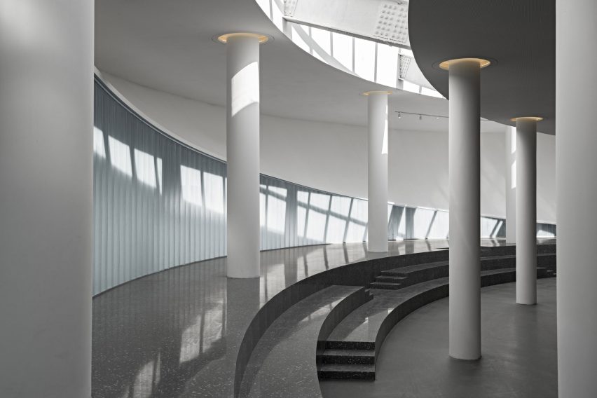 Tiangang Art Center was designed by Syn Architects