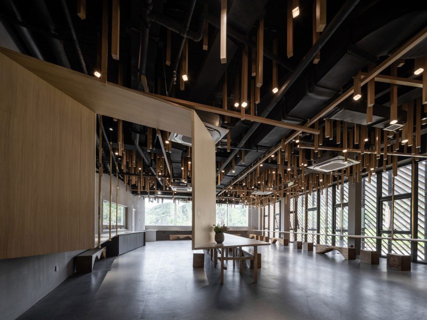 Tiangang Art Center was designed by Syn Architects