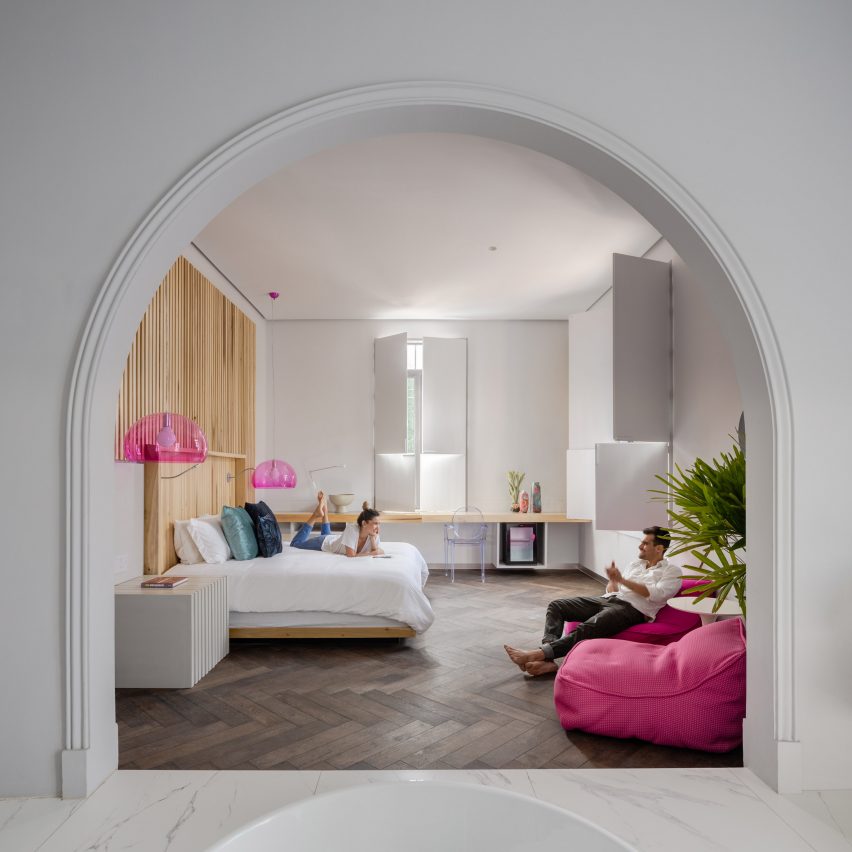 Ta Hotel de Diseno by Anonimous and JAHS