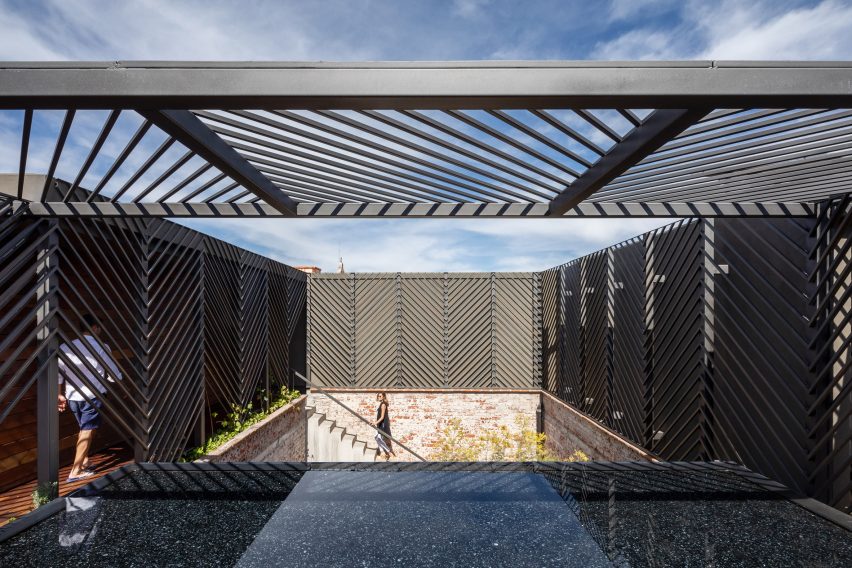 Ta Hotel de Diseno by Anonimous and JAHS
