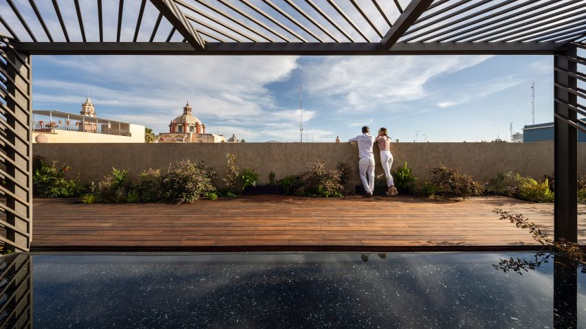 Ta Hotel de Diseno by Anonimous and JAHS