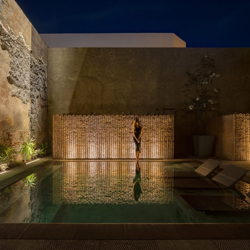 Ta Hotel de Diseno by Anonimous and JAHS