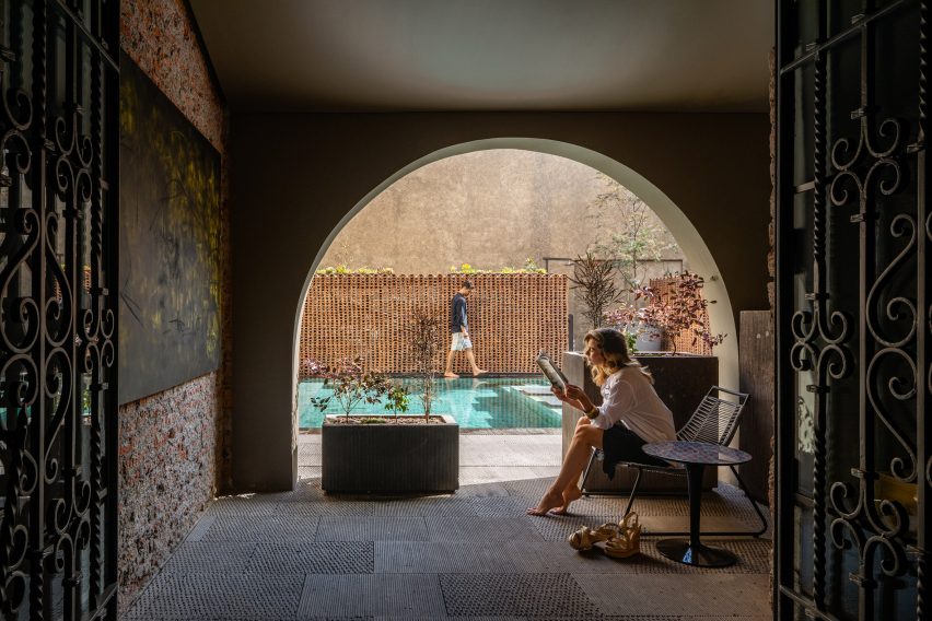 Ta Hotel de Diseno by Anonimous and JAHS