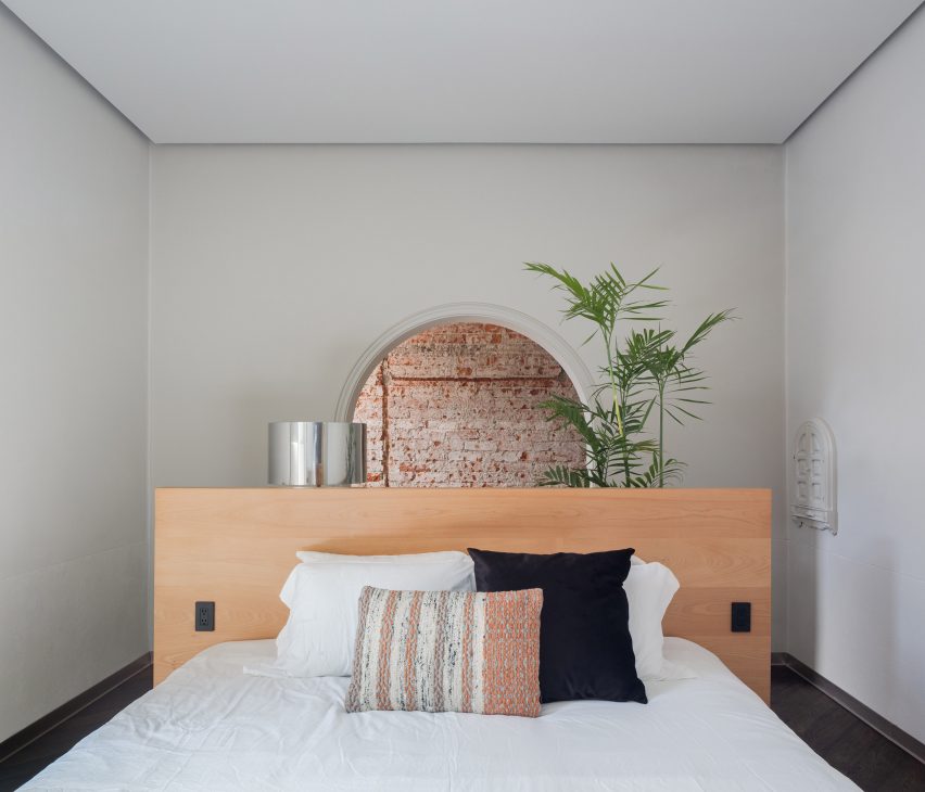Ta Hotel de Diseno by Anonimous and JAHS