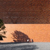 Facade with brick lattice