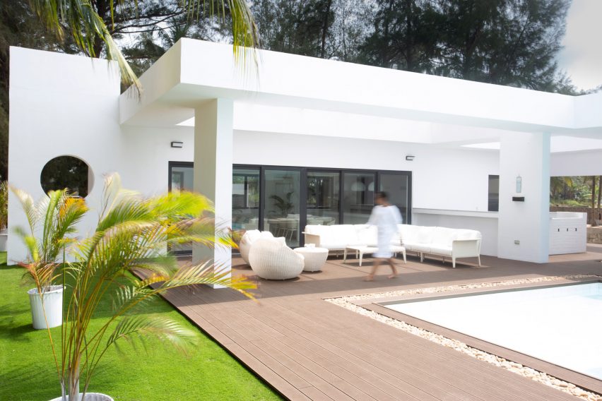 A white house by Tosin Oshinowo