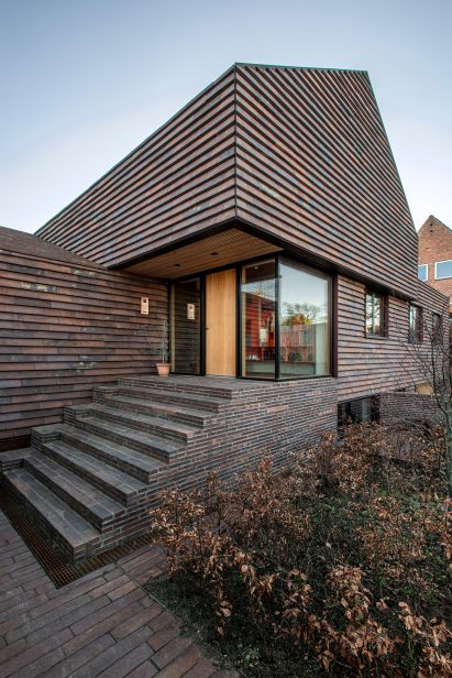 Side entrance to Villa E by CF Møller Architects