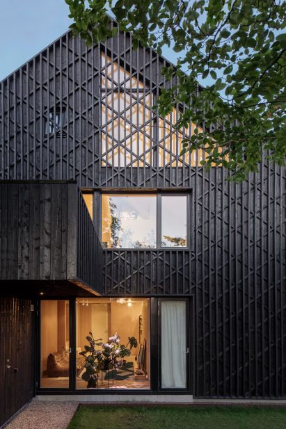Lattice facade of Villa Timmerman by Andreas Lyckefors and Josefine Wikholm