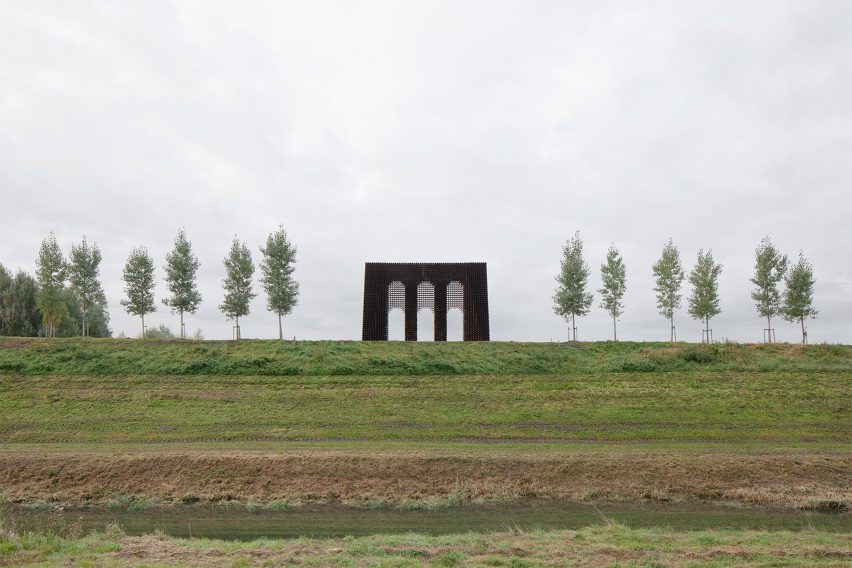 Waterline Monument is a steel monument by Gijs Van Vaerenbergh