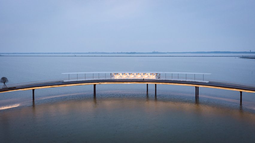 Bridge over Yuandang Lake