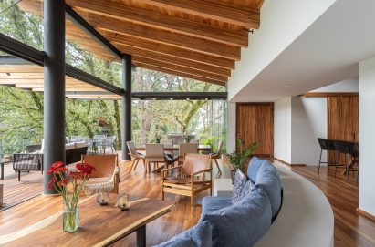 Living room by Zozaya Arquitectos