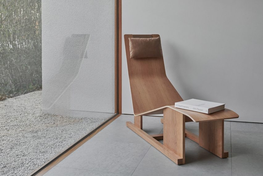 4PM chaise lounge by Massproductions in a concrete room