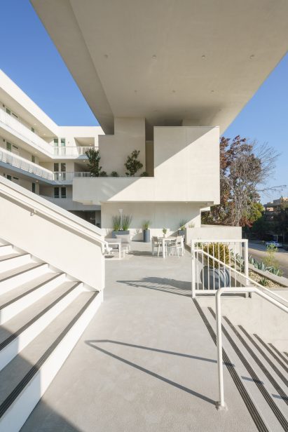 NOHO 11 North Hollywood white apartment building