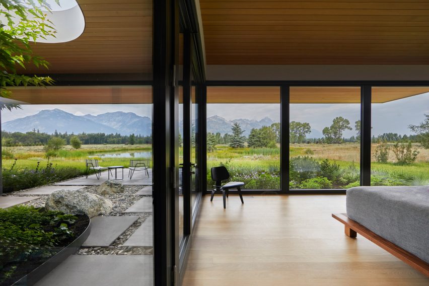 CLB Architects Tengoku Residence Courtyard Wyoming