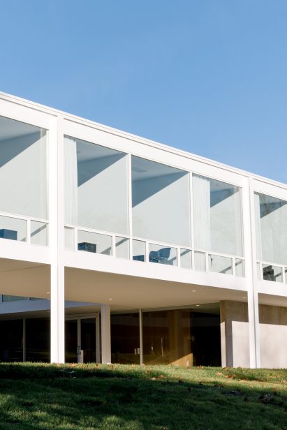Eskanzi School Mies van der Rohe white steel detail