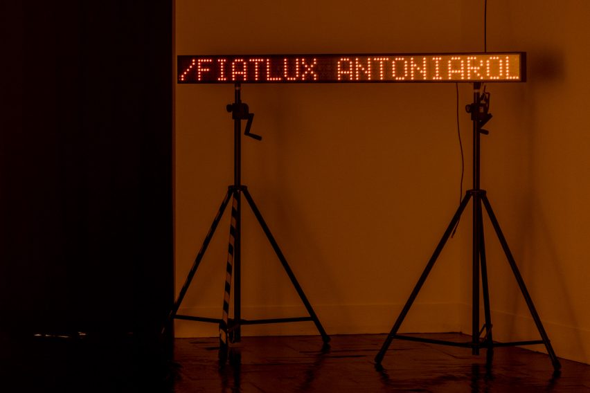Fiat Lux.3 Architectures of Light is an installation by Antoni Arola and Simon