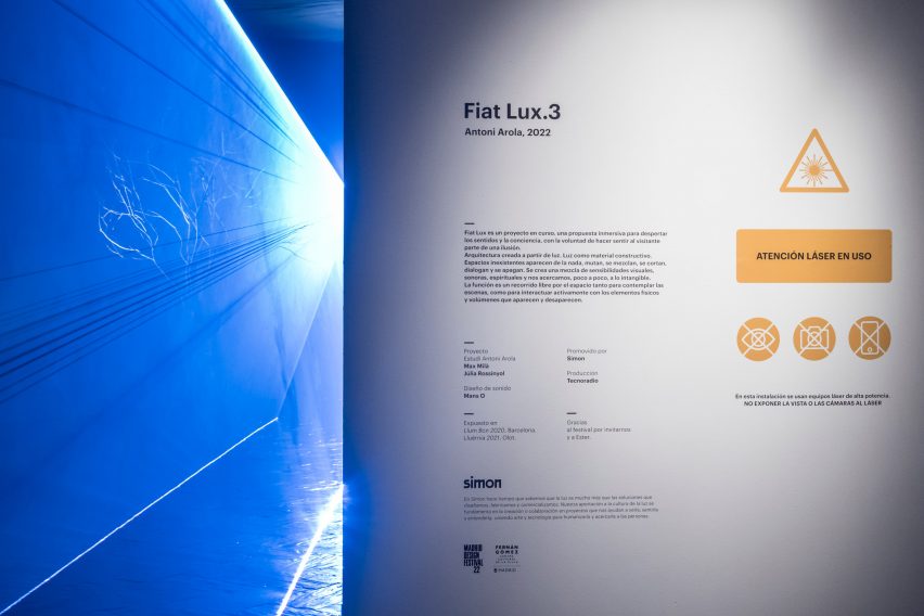 Fiat Lux.3 Architectures of Light is an installation by Antoni Arola and Simon