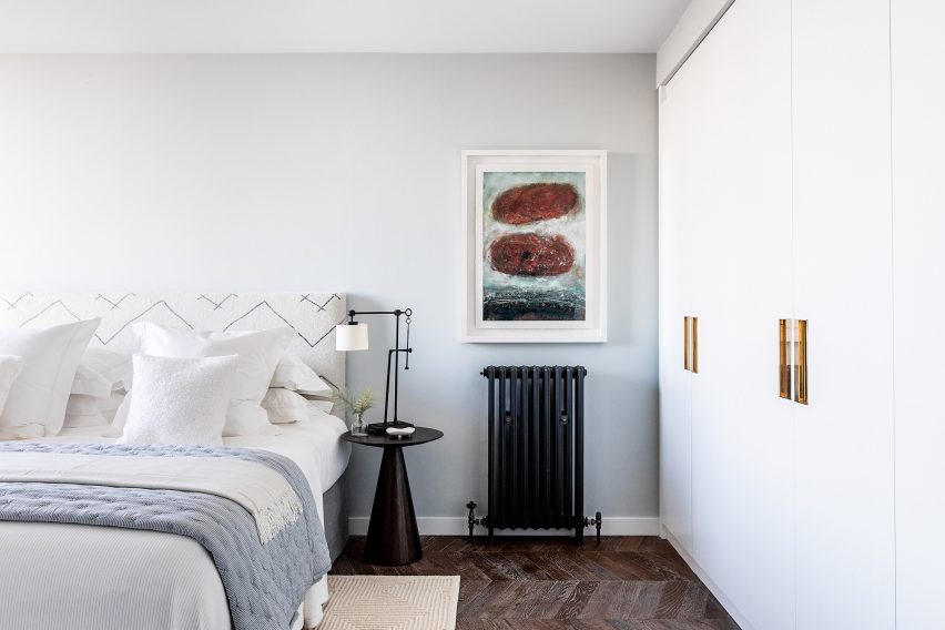 Apartment bedroom in Switch House East by Michaelis Boyd