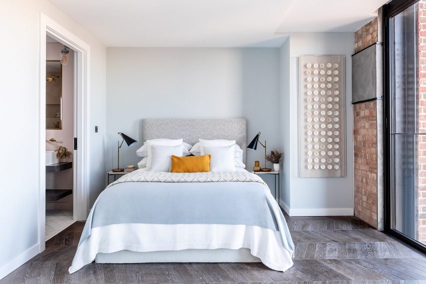 Apartment bedroom in Switch House East by Michaelis Boyd