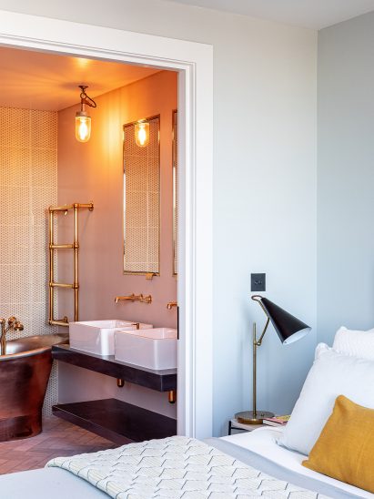 En-suite in apartment in Switch House East by Michaelis Boyd