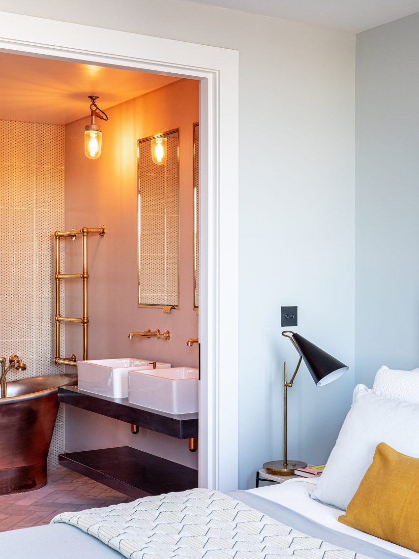 En-suite in apartment in Switch House East by Michaelis Boyd