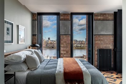 Bedroom in apartment in Switch House East by Michaelis Boyd